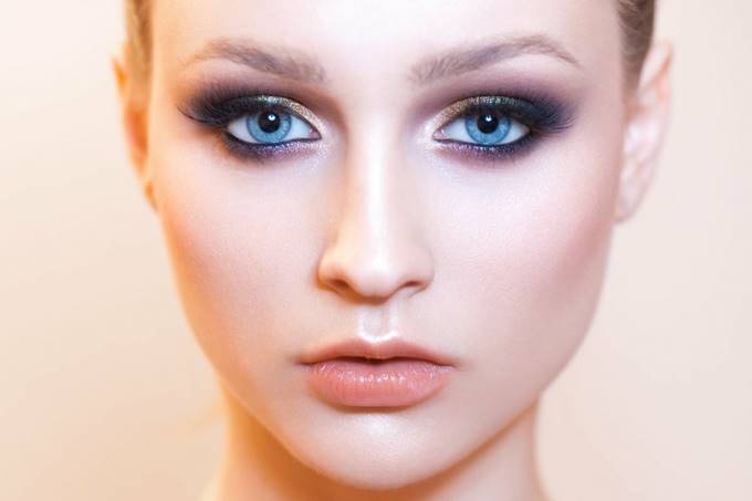 Smoky eyes